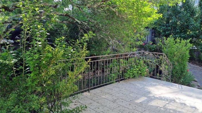 Image No.10-3 Bed House for sale