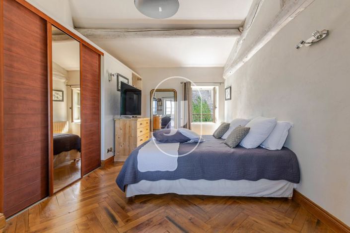 Image No.8-4 Bed House for sale