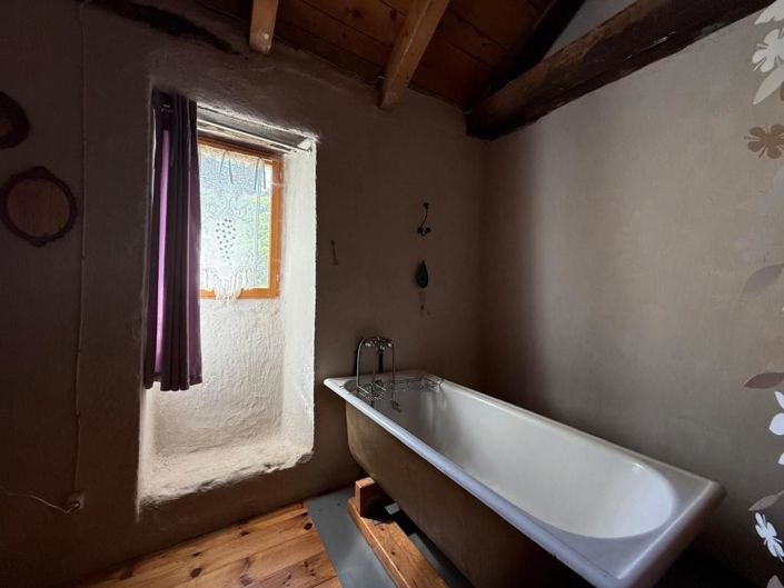 Image No.25-4 Bed House for sale