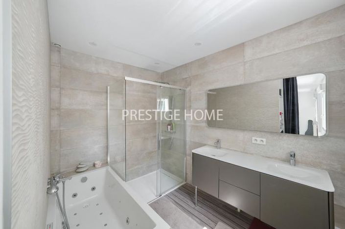 Image No.8-Maison de 5 chambres à vendre à Bordeaux