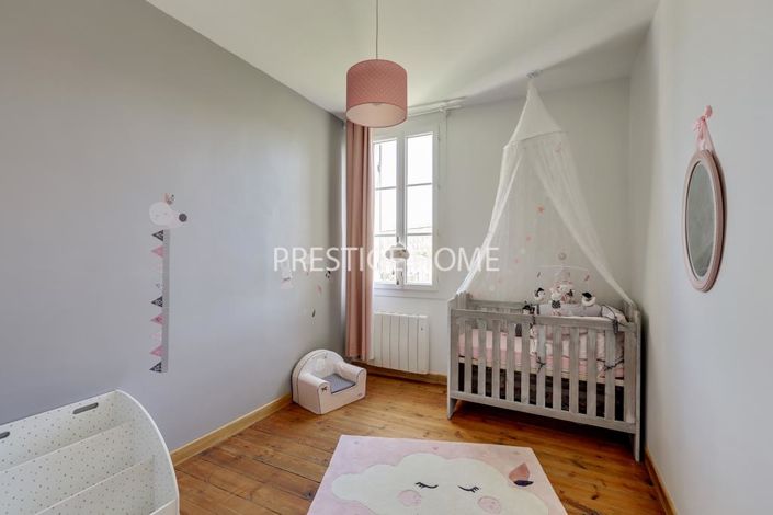 Image No.12-8 Bed House for sale