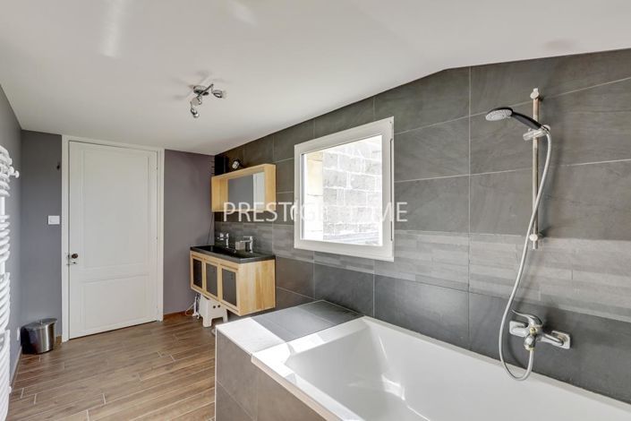 Image No.13-8 Bed House for sale