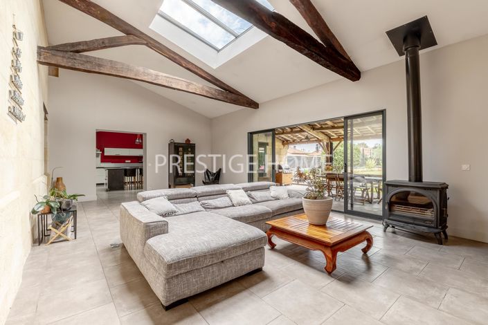 Image No.5-8 Bed House for sale