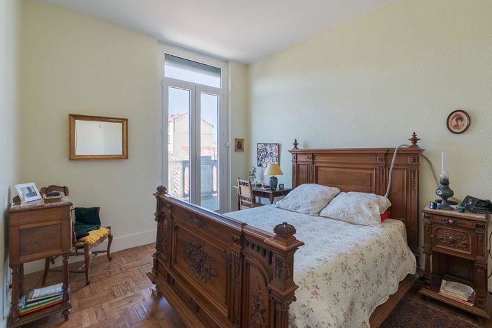 Image No.12-6 Bed House for sale