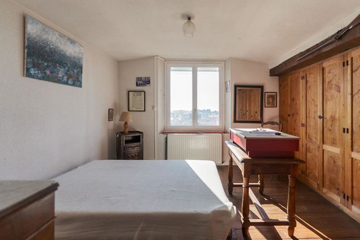 Image No.17-6 Bed House for sale