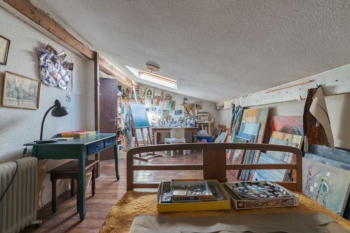 Image No.18-6 Bed House for sale