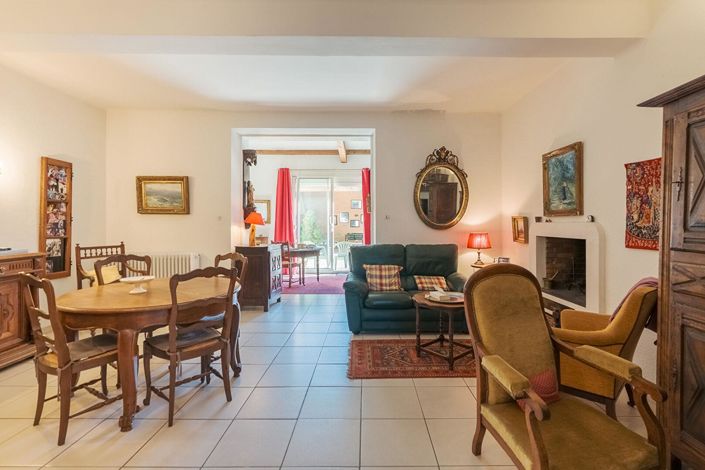 Image No.6-6 Bed House for sale