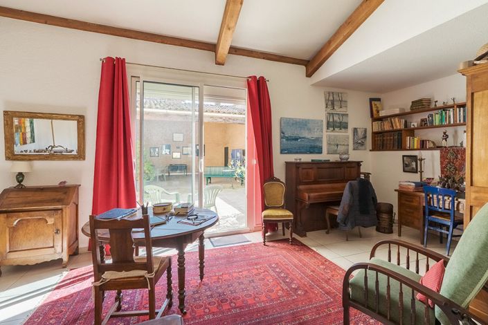 Image No.7-6 Bed House for sale