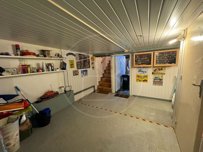 Image No.12-6 Bed House for sale