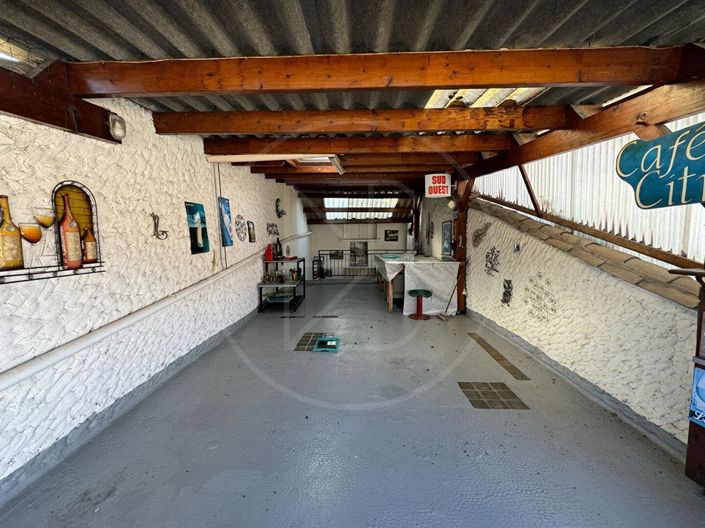 Image No.18-6 Bed House for sale