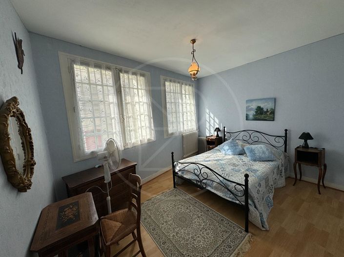 Image No.7-6 Bed House for sale