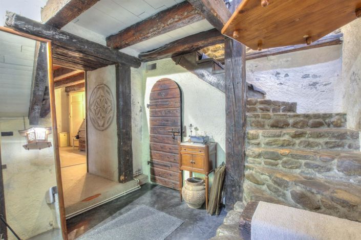 Image No.2-4 Bed House for sale