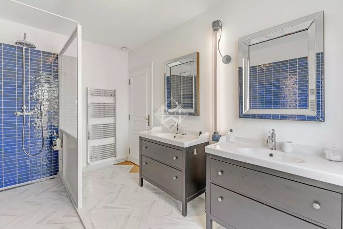 Image No.15-5 Bed House for sale