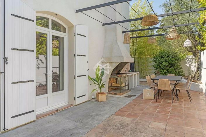 Image No.16-5 Bed House for sale