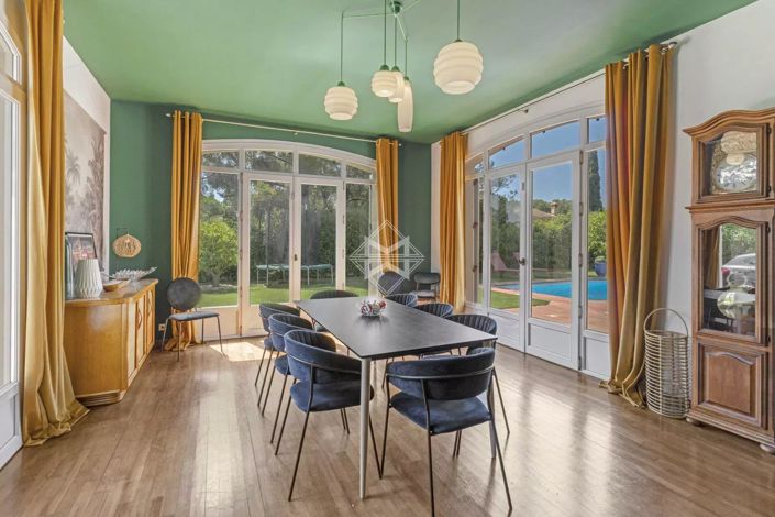 Image No.9-5 Bed House for sale