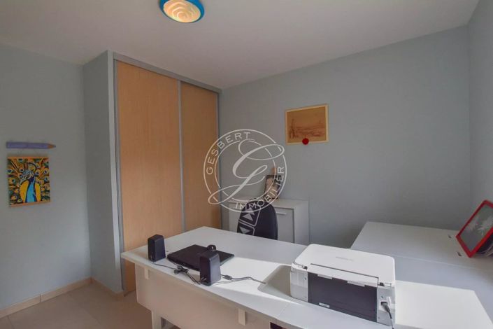 Image No.15-3 Bed House for sale