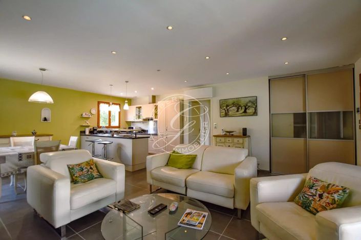 Image No.9-3 Bed House for sale