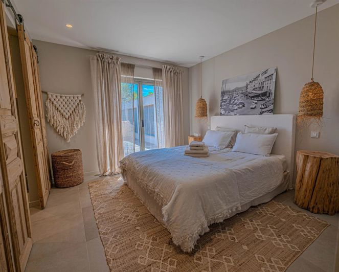 Image No.12-4 Bed House for sale