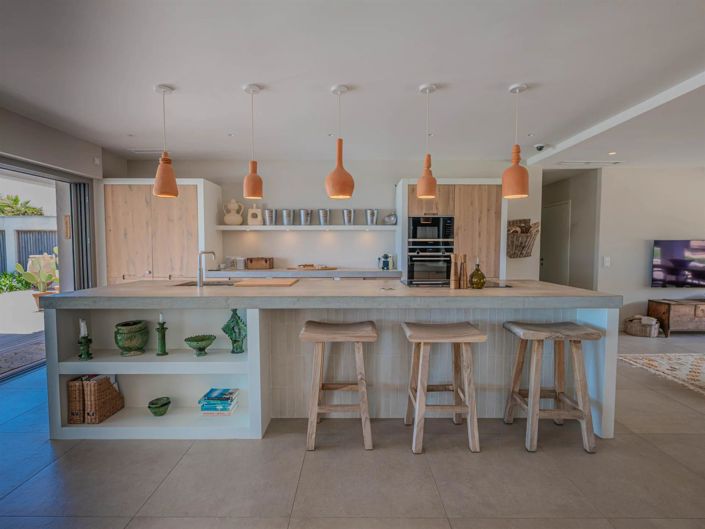 Image No.6-4 Bed House for sale