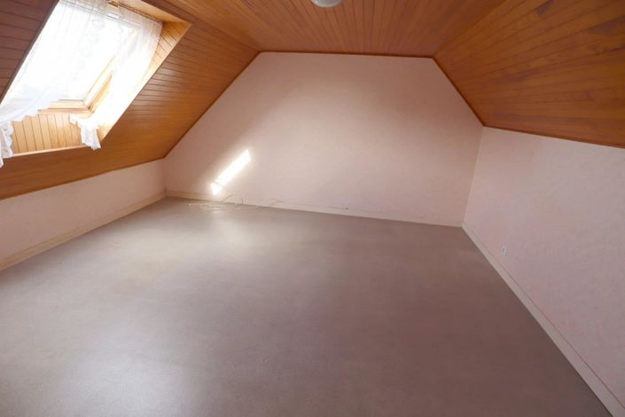 Image No.10-3 Bed House for sale