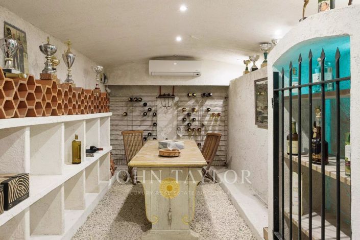 Image No.11-6 Bed House for sale