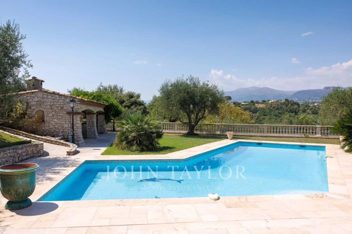 Image No.2-6 Bed House for sale