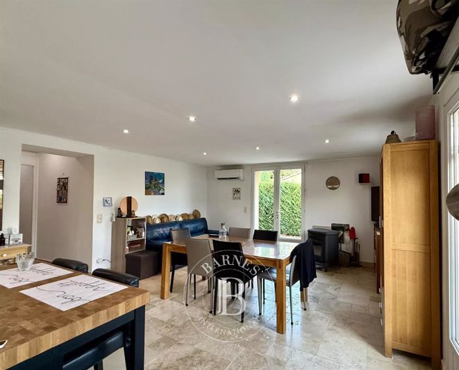 Image No.6-4 Bed House for sale