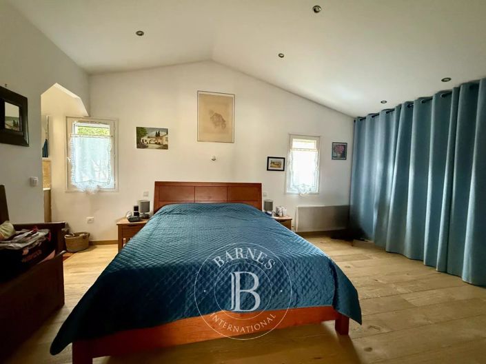 Image No.8-4 Bed House for sale