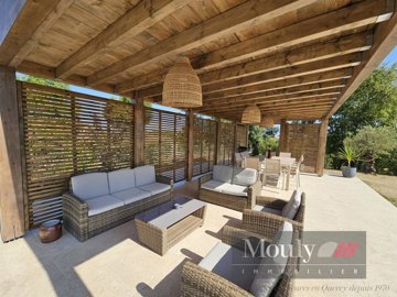 1 - Cahors, House