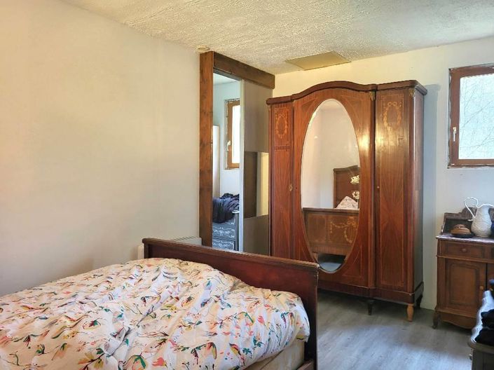 Image No.5-3 Bed House for sale