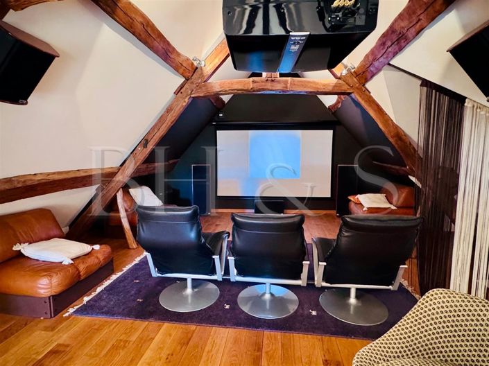 Image No.11-3 Bed House for sale