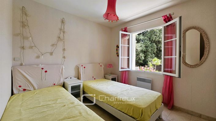 Image No.10-7 Bed House for sale
