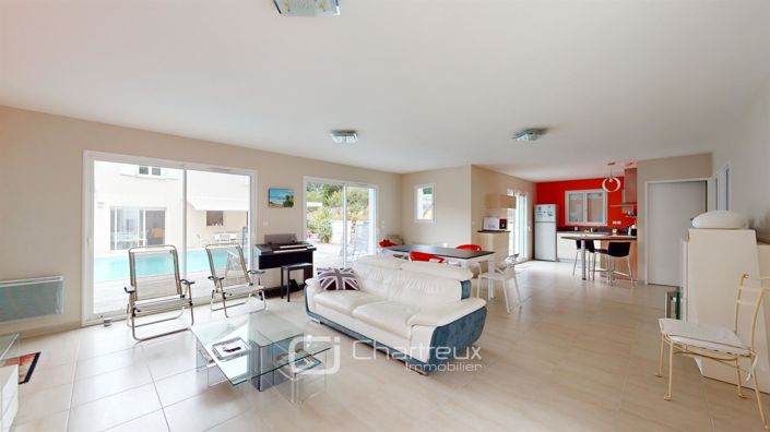 Image No.13-7 Bed House for sale