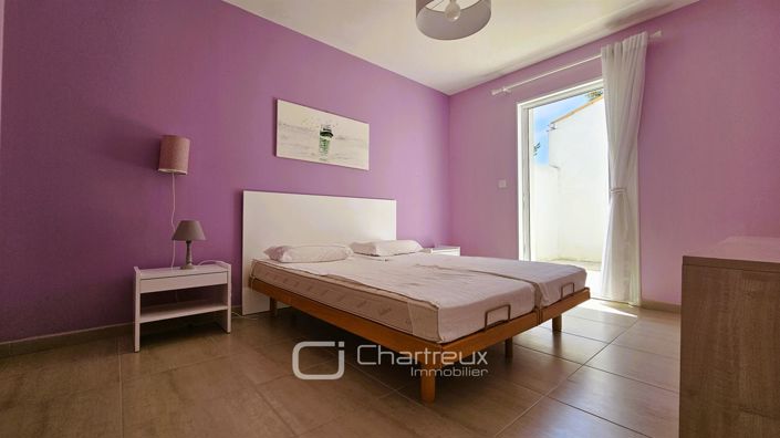 Image No.18-7 Bed House for sale