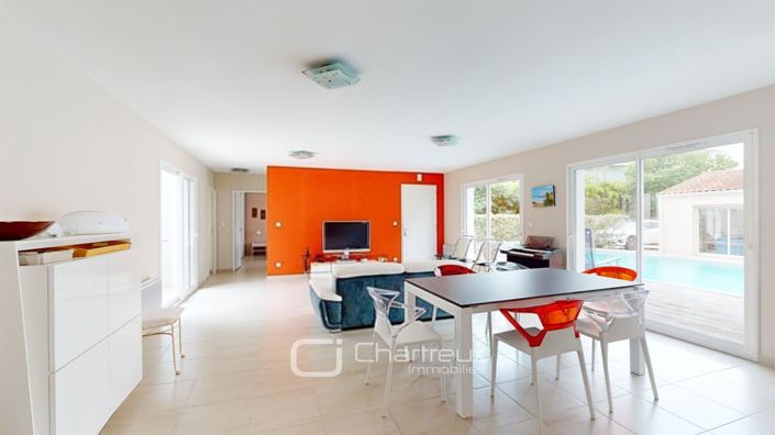 Image No.22-7 Bed House for sale