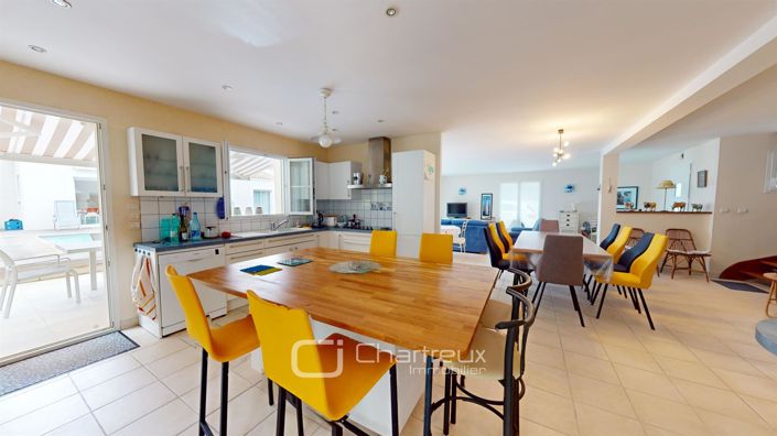 Image No.5-7 Bed House for sale