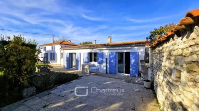 1 - Royan, House