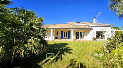 1 - Royan, House