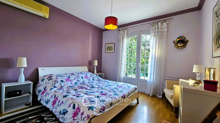 Image No.8-4 Bed House for sale