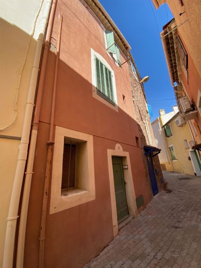 Image No.1-5 Bed House for sale
