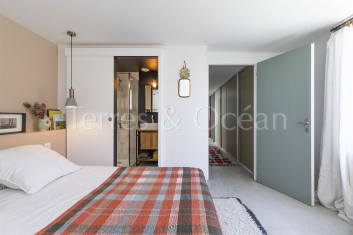 Image No.18-4 Bed House for sale