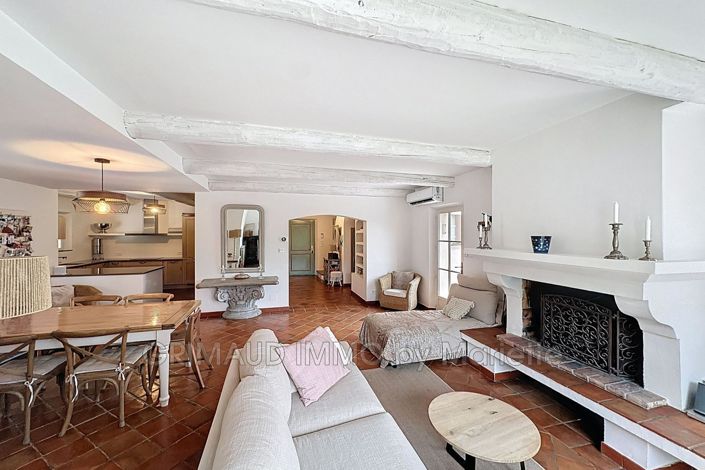 Image No.10-4 Bed House for sale