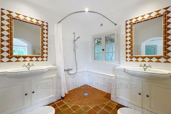 Image No.16-4 Bed House for sale