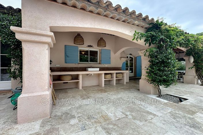 Image No.6-4 Bed House for sale