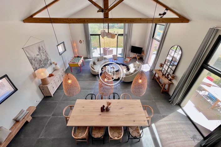 Image No.9-6 Bed House for sale