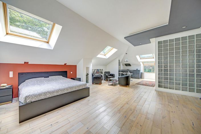 Image No.13-6 Bed Property for sale