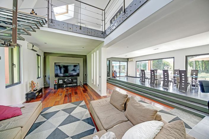 Image No.6-6 Bed Property for sale