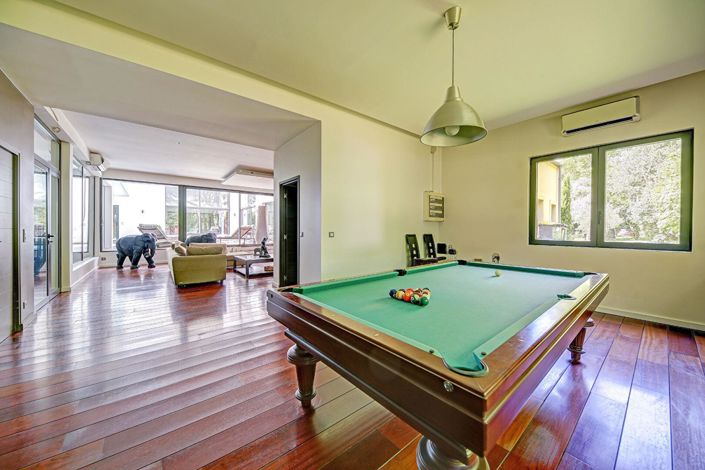 Image No.9-6 Bed Property for sale