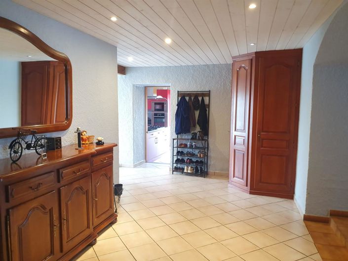 Image No.8-3 Bed House for sale