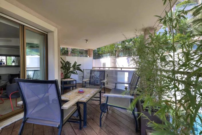 Image No.20-4 Bed Property for sale